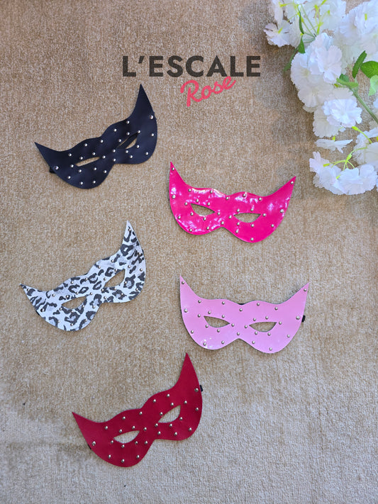 Masque en cuir