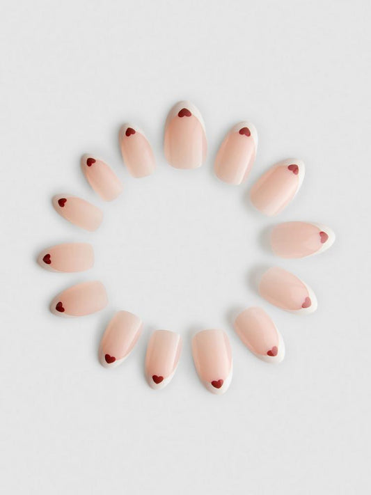 Faux ongles brillants en amande à cœurs PS... PRIMARK